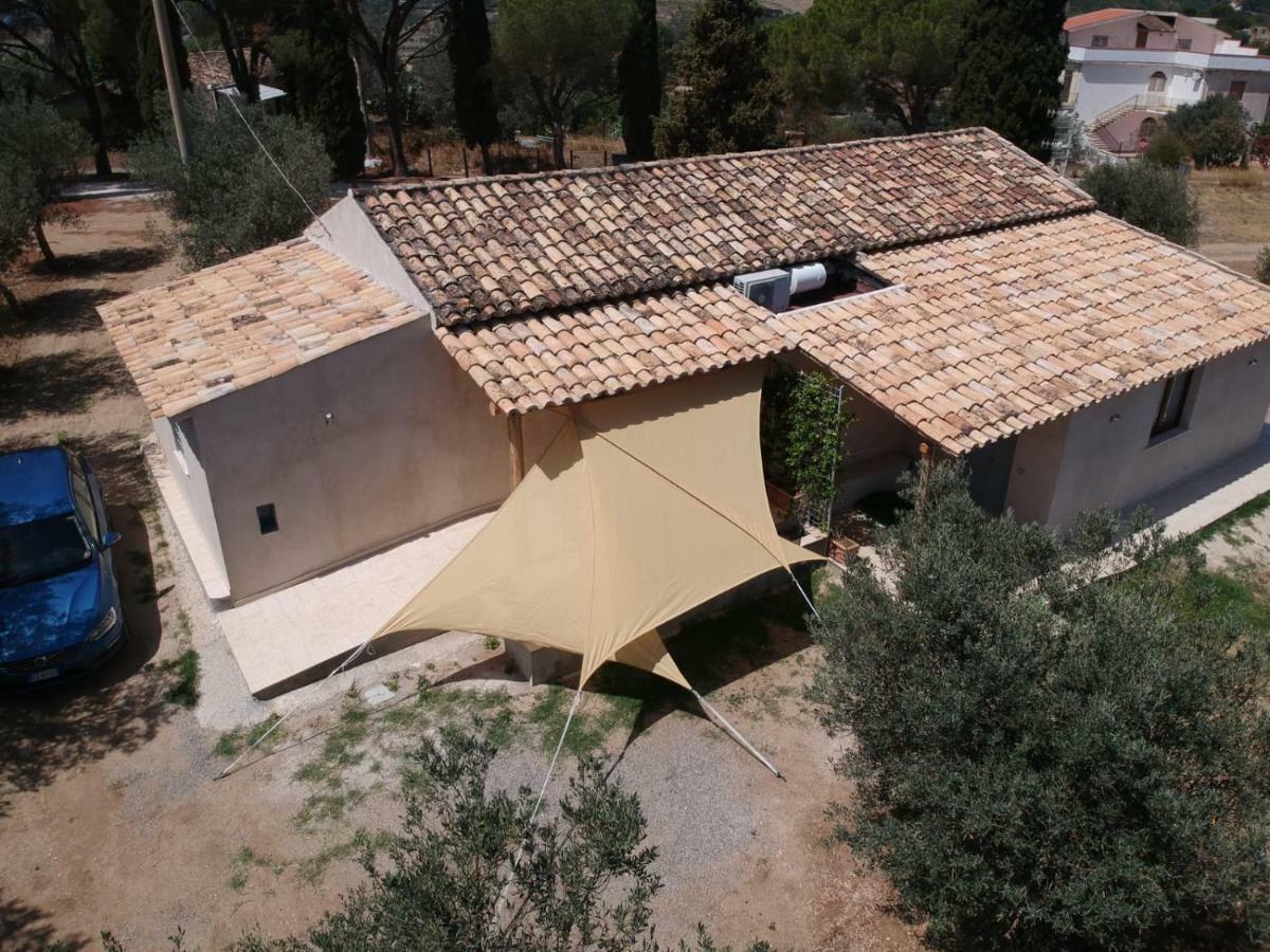 La Casa Del Miele Di Borgo Carbone Villa Locri Exterior photo